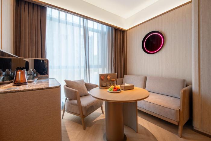 crystal hotel weihai happiness gate