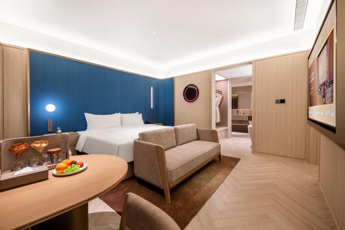 crystal hotel weihai happiness gate