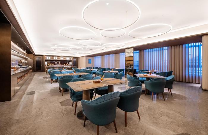 crystal hotel weihai happiness gate