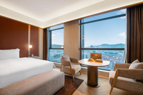 crystal hotel weihai happiness gate