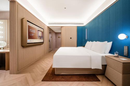 crystal hotel weihai happiness gate