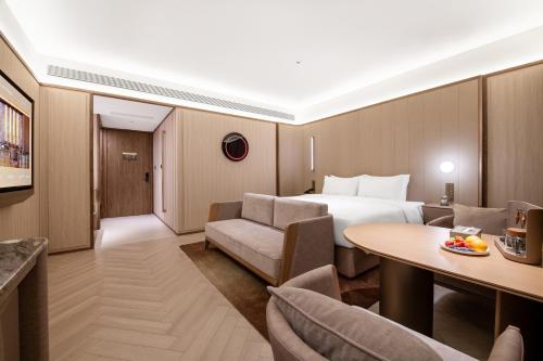 crystal hotel weihai happiness gate