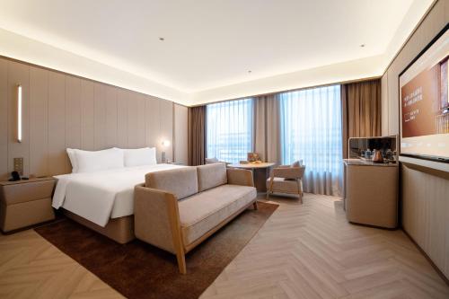 crystal hotel weihai happiness gate