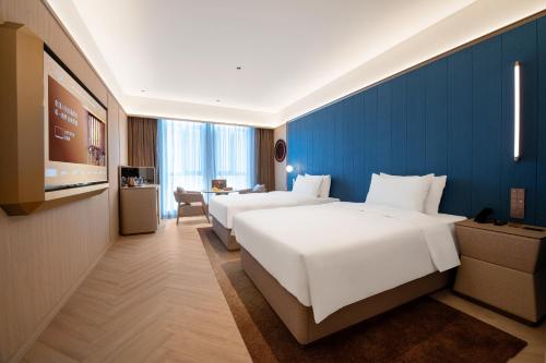 crystal hotel weihai happiness gate