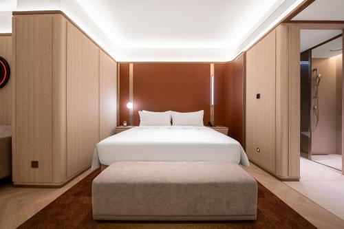 crystal hotel weihai happiness gate