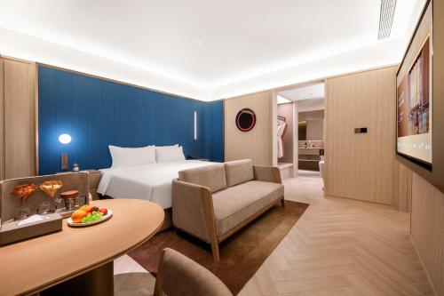crystal hotel weihai happiness gate