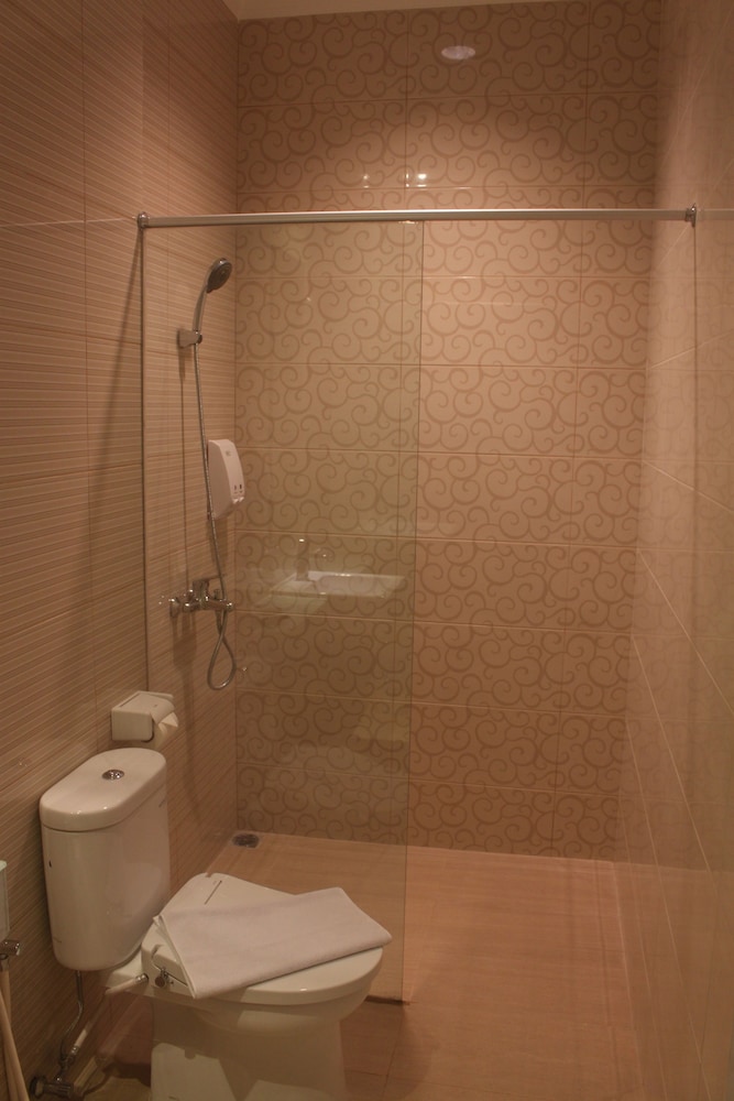 tlogomas guest house