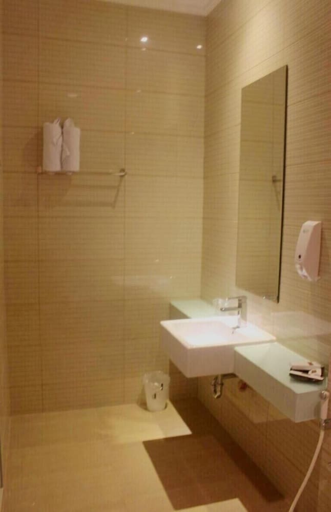 tlogomas guest house