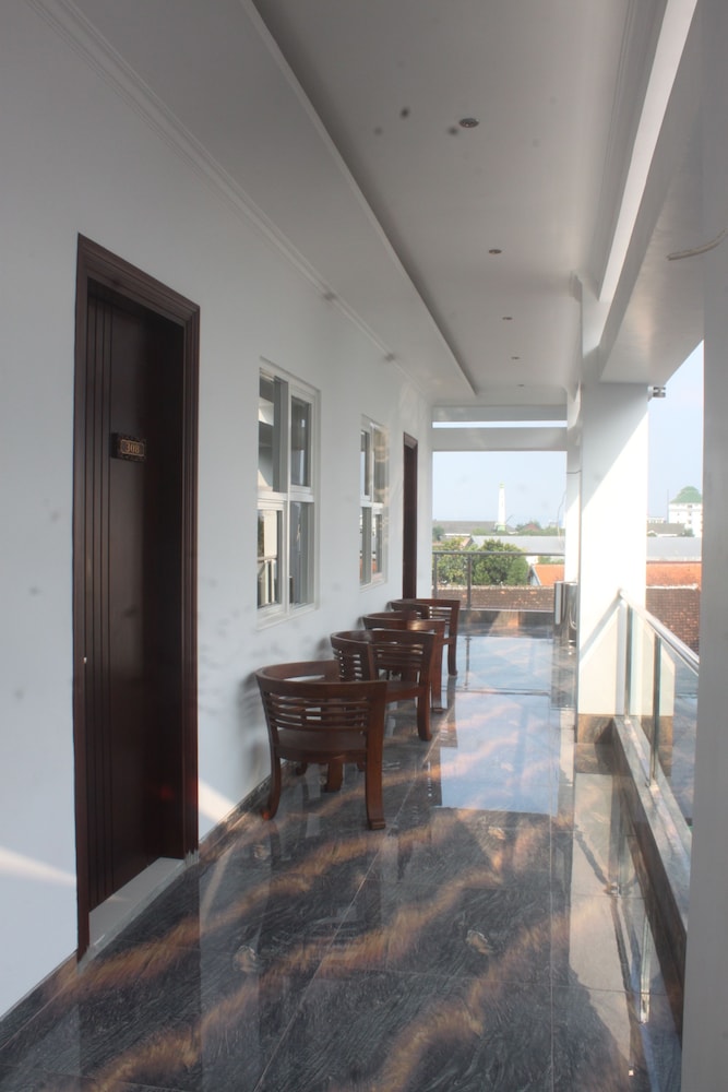 tlogomas guest house