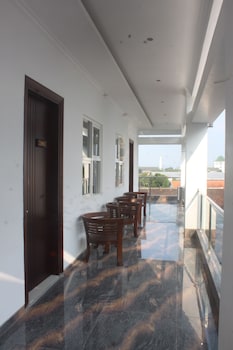 tlogomas guest house