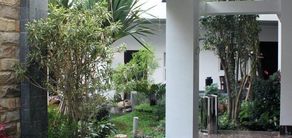 tlogomas guest house