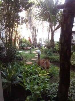 tlogomas guest house