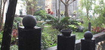 tlogomas guest house