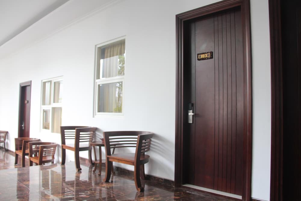 tlogomas guest house