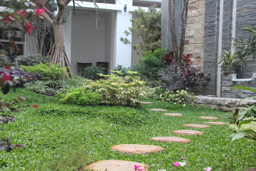 tlogomas guest house