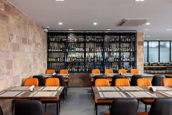 amana hotel phnom penh