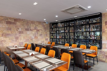 amana hotel phnom penh