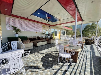 paradise inn dharmsala