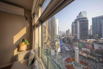 style ins high altitude river view hotel