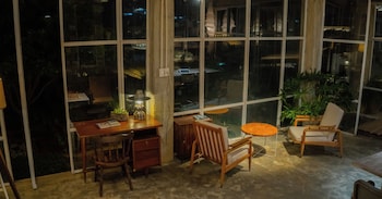 the loop boutique hotel and cafe