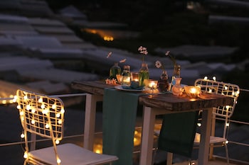 the loop boutique hotel and cafe