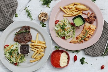 the loop boutique hotel and cafe