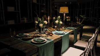 the loop boutique hotel and cafe