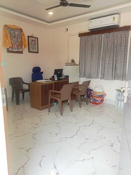 puri hotel shri sudama on seven hills rd