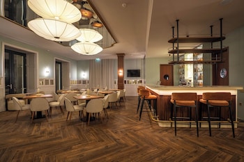the book hotel