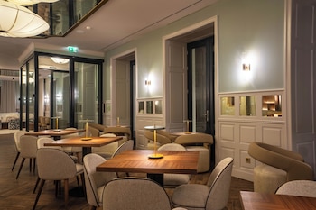 the book hotel