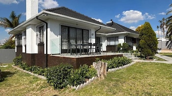 Bella Vista Airbnb,,4 star