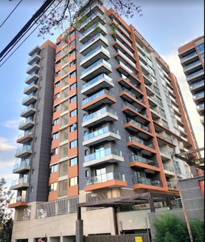 urban oasis view palace apartment 3 bed