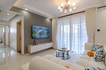 Urban Oasis View Palace Apartment- 3 Bed,,4 star