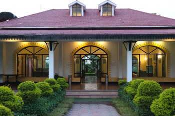 hotel meera palace