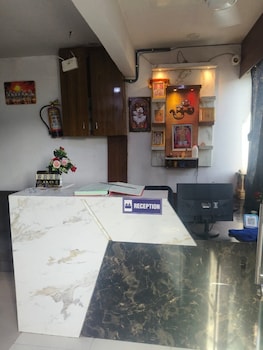 hotel neelkanth palace motera