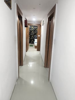 hotel neelkanth palace motera