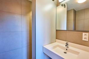 jacques brel youth hostel