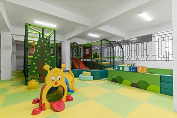 riara one view palace apartment