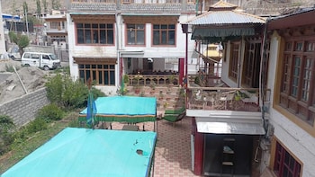 Hotel Chubi Leh,,3 star