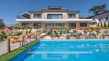 Ganghwa Glory Bada Pension,,3 star