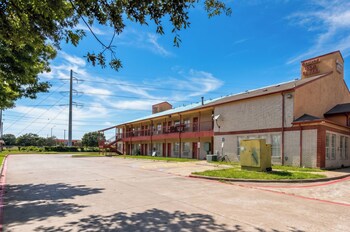 garland inn and suites near dallas tx