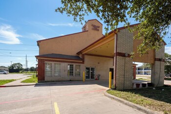 garland inn and suites near dallas tx
