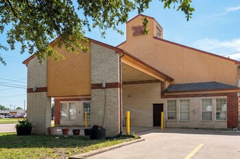 garland inn and suites near dallas tx
