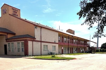 garland inn and suites near dallas tx