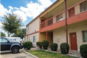 garland inn and suites near dallas tx