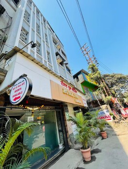 Hotel Royal Inn Ulhasnagar,,3 star