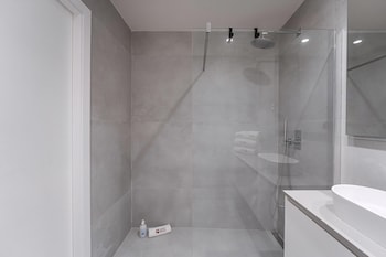 guestready silk factory studios and apartments