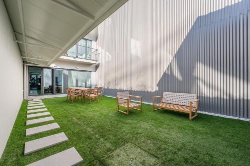 guestready silk factory studios and apartments