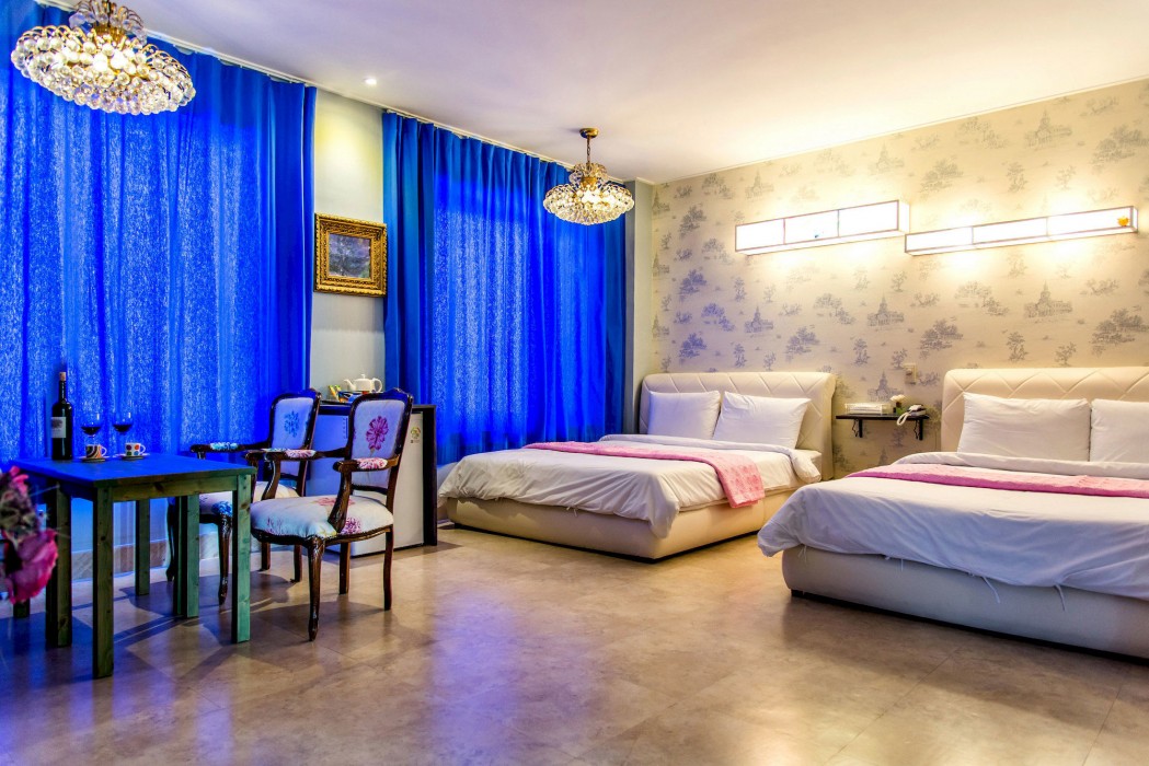 hotel white house