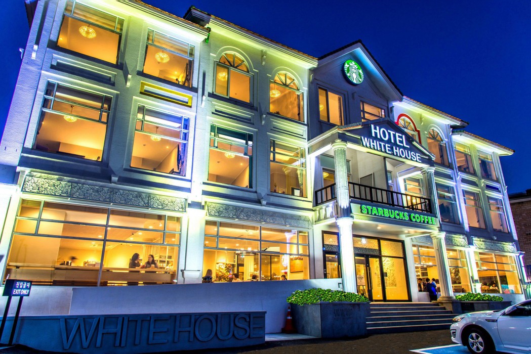 hotel white house
